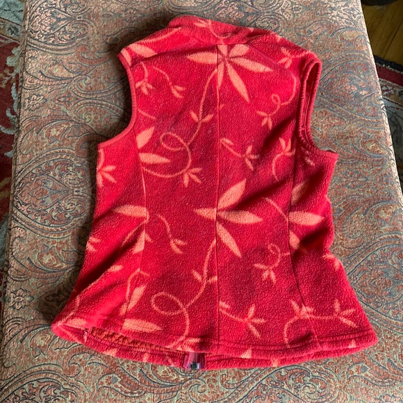 Patagonia synchilla vest fleece cherry red floral flowers womens athletic fit M - Picture 2 of 7